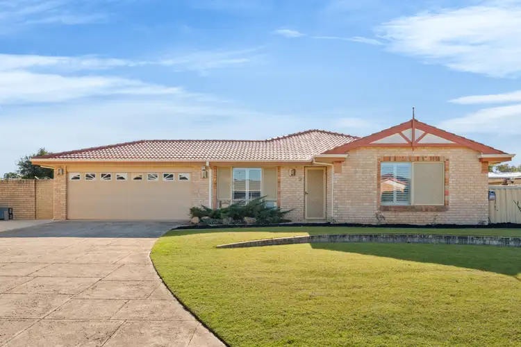 3 Aquitania Close