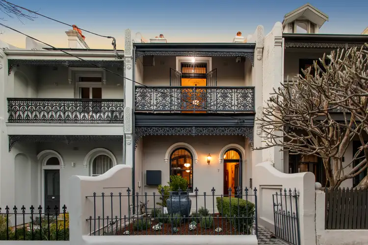 7 Newman Street