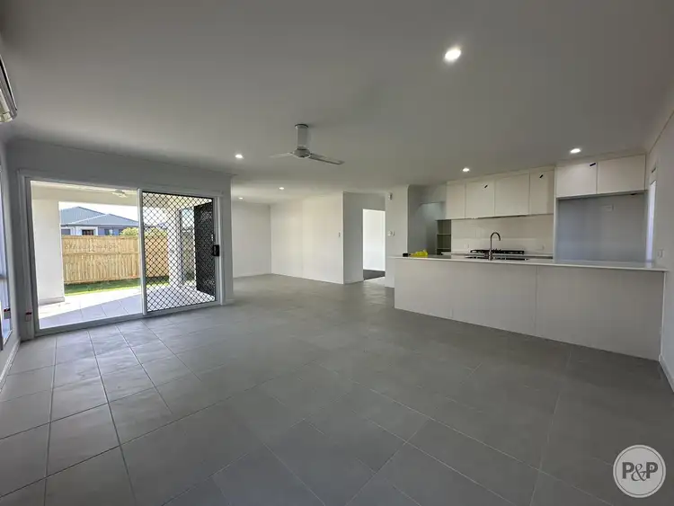 62 Riverlily Circuit
