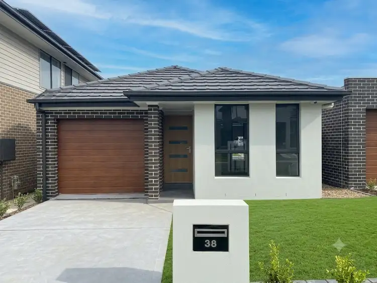 38 Mimosa Street