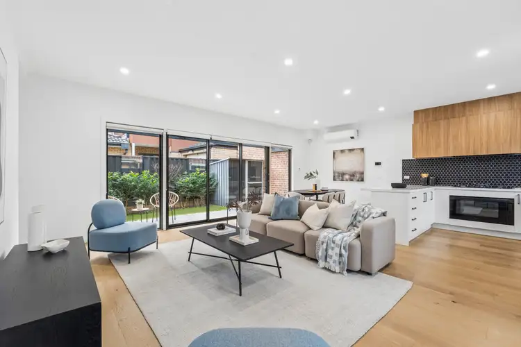 40 Eisenhower Street