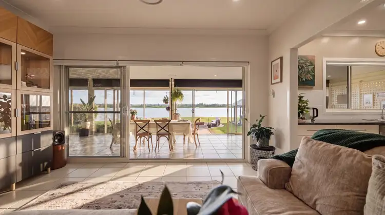 25 Lynhaven Crescent