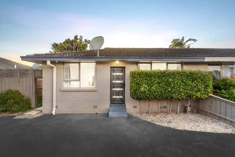 18 Wordsworth Avenue