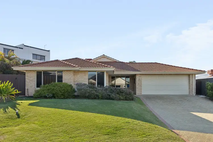 4 Middle Cove