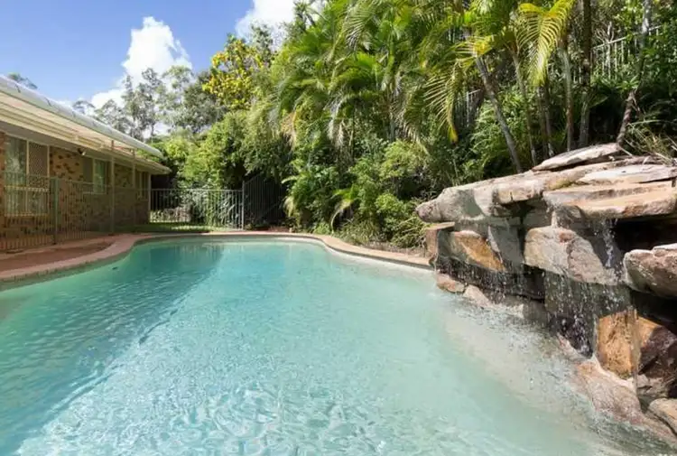7 A BASSWOOD COURT