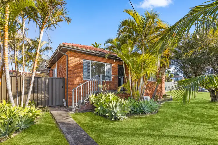 77 Leawarra Avenue