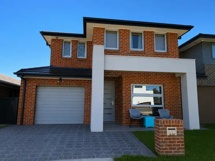 25 Larkin Street