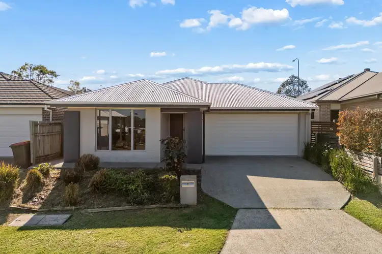 89 Cootharaba Crescent
