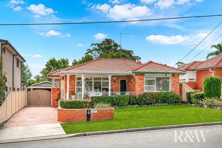 8 Leonard Avenue