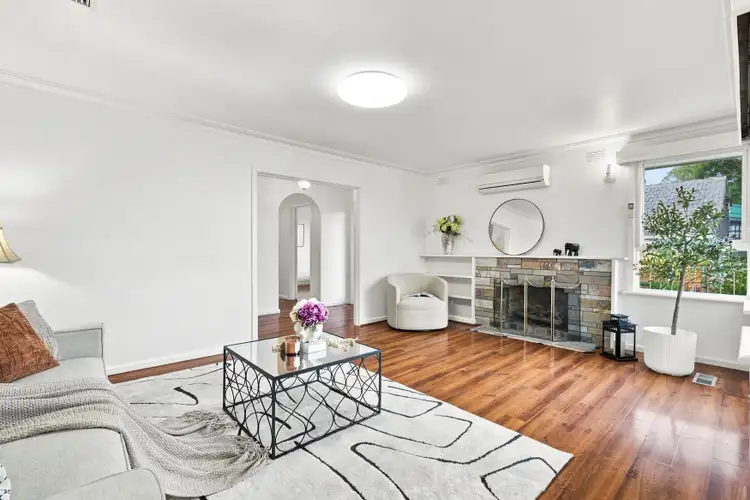 4 Whalley Court