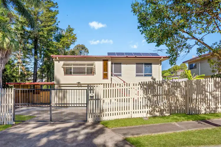 55 Henty Street