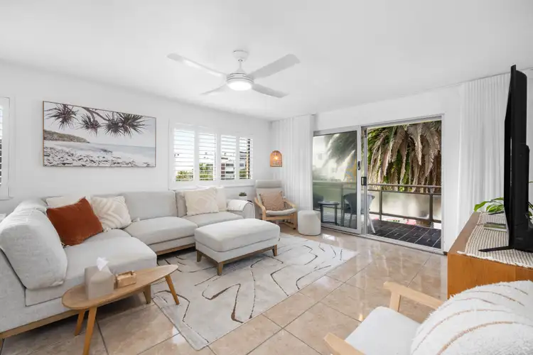 Unit 3/2 Moreton Parade