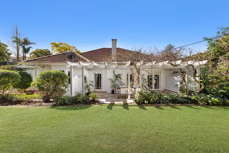 1 Garnet Crescent