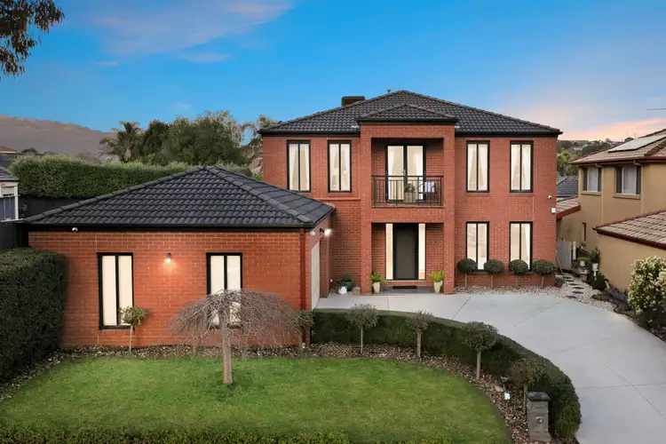 34 Sovereign Crest Boulevard
