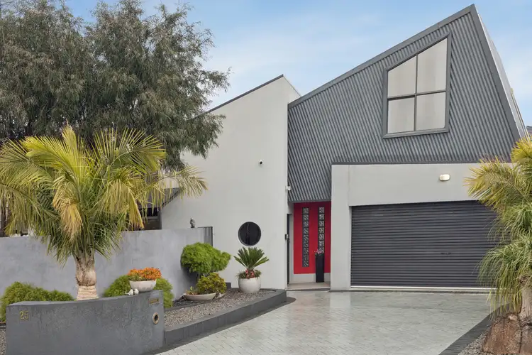 25 Burrowye Crescent