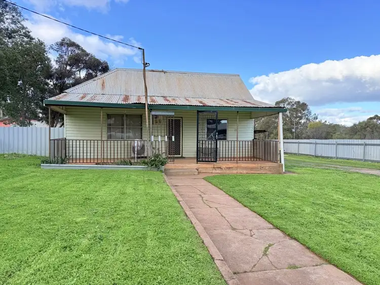 27 Goobang Street