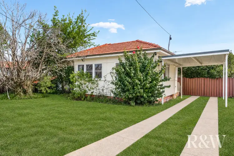 5 Omaroo Avenue