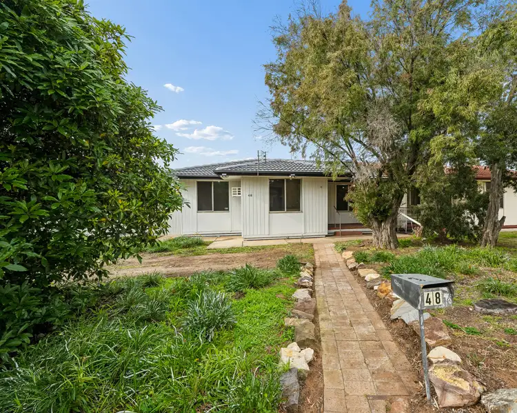 48 Gail Cres