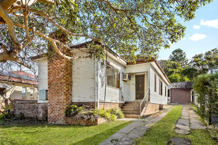 6 Strone Avenue