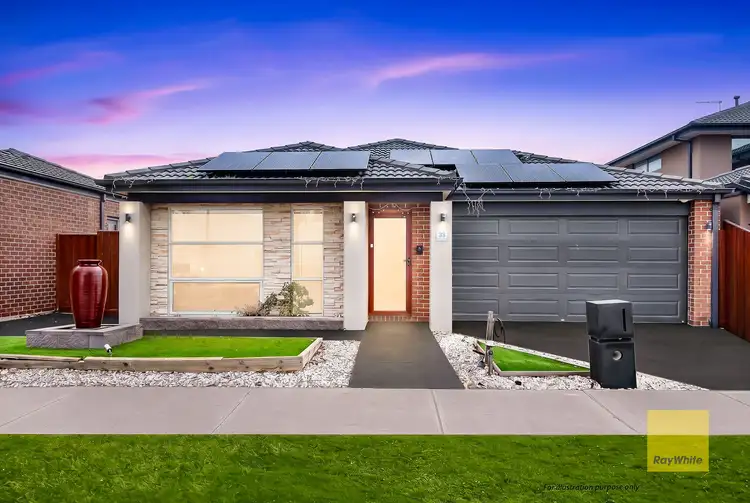 33 Clovelly Circuit