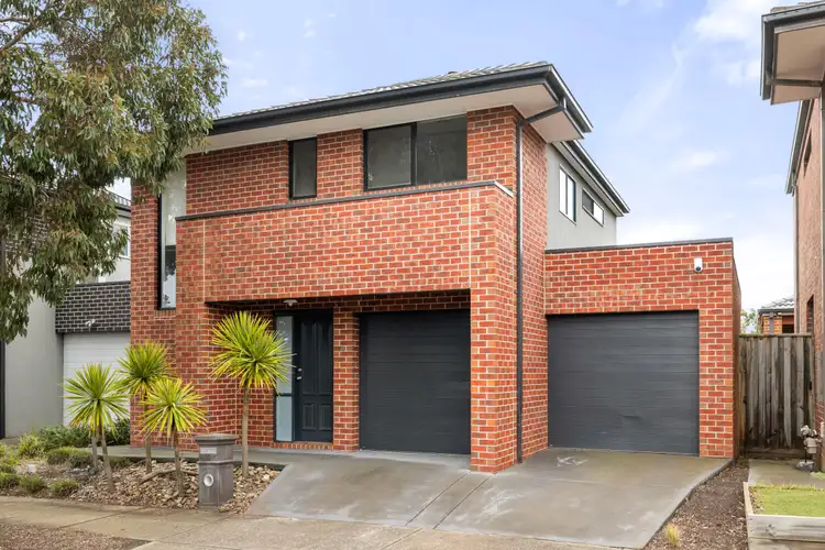 6 Gordes Street