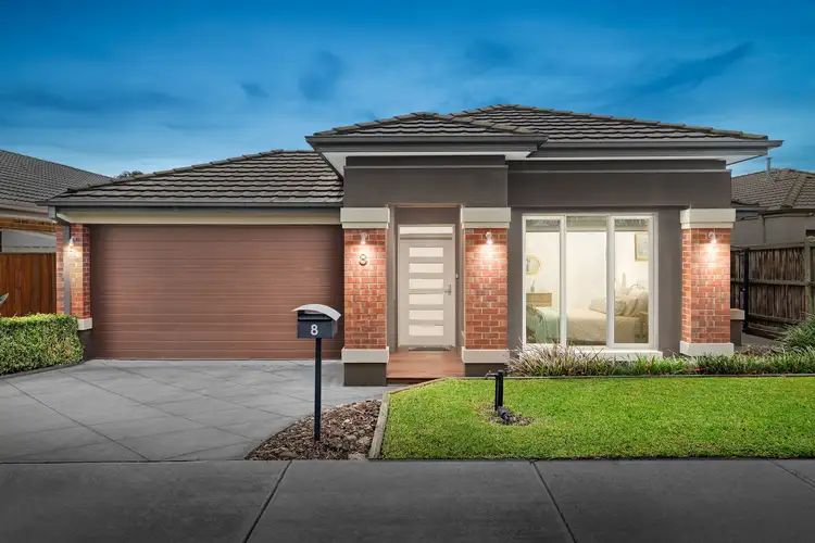 8 Basken Drive