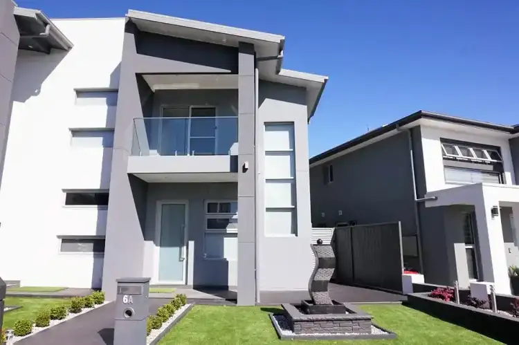6A Lovegrass Avenue