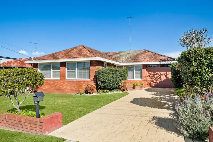 16 Vista Heights Road