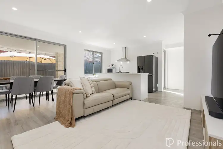 17 Balmain Loop