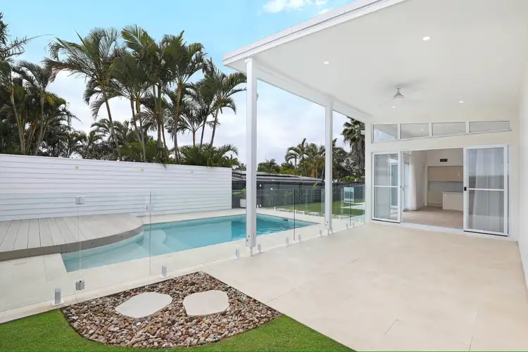 24 Dame Patti Drive, Sunrise Beach QLD 4567
