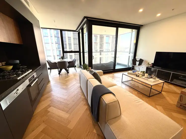117 Bathurst Street