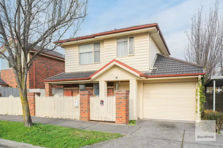 30 Byron Street