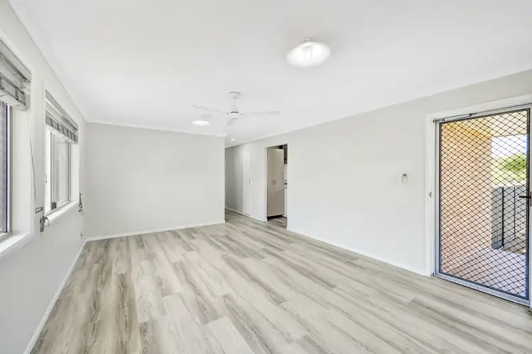 8 Ferny Avenue