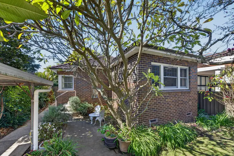 41 Mount Lewis Avenue