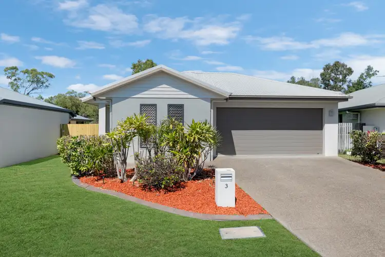 3 Panicum Close
