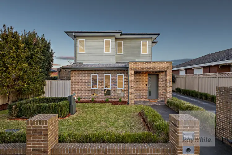1/11 Derrick Street