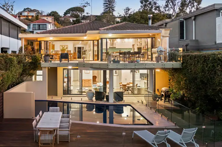 11 Pearl Bay Avenue