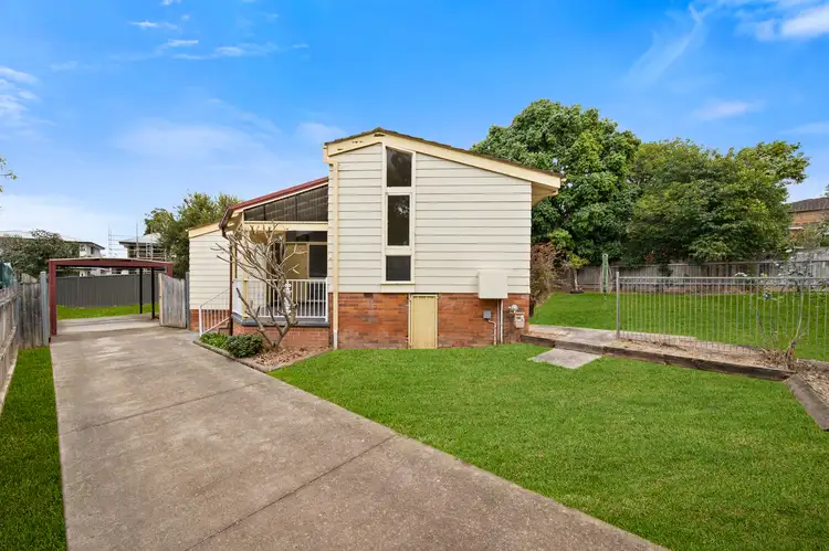 6 Docharty Street