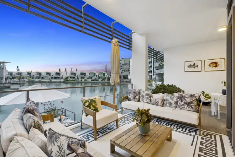 5102 Ephraim Island