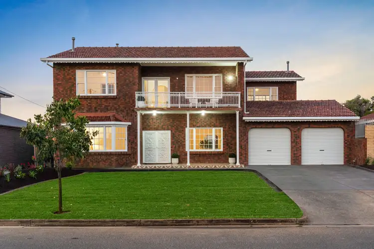 6 Stanley Avenue