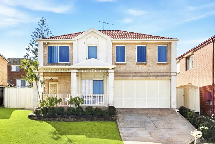 18 Gladstone Close