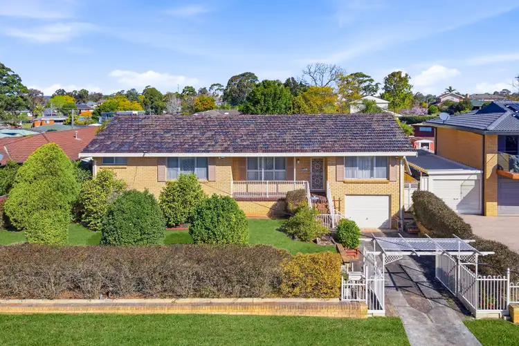 10 Macleay Street