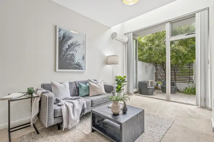 7 Savona Drive