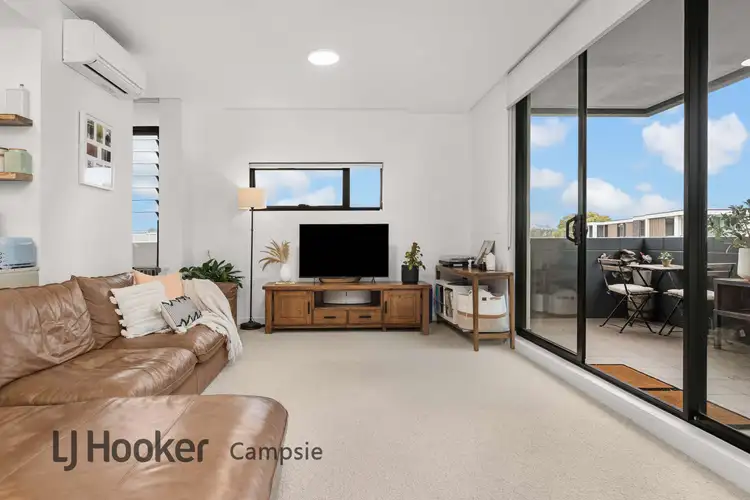 4 Mackinder Street