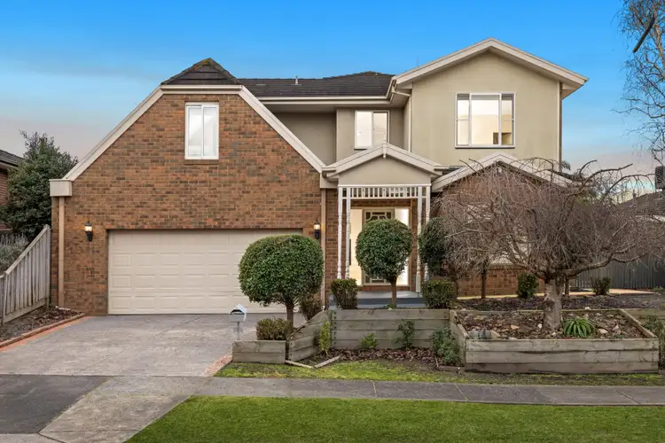 7 Rutherglen Court