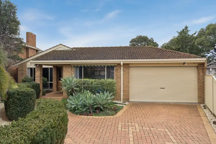 12 Hoban Close