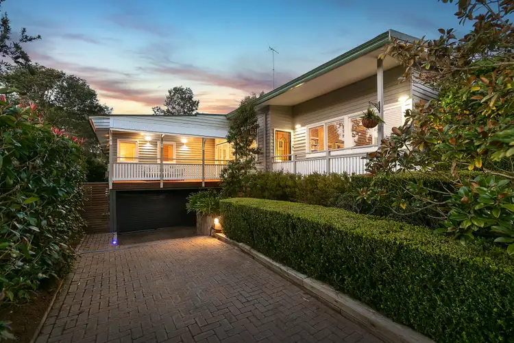7 Mitchell Crescent