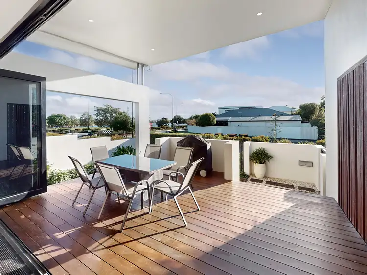 42 Regatta Boulevard
