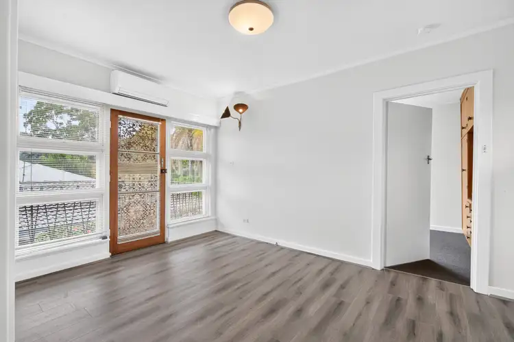 11 Hawthorn Crescent