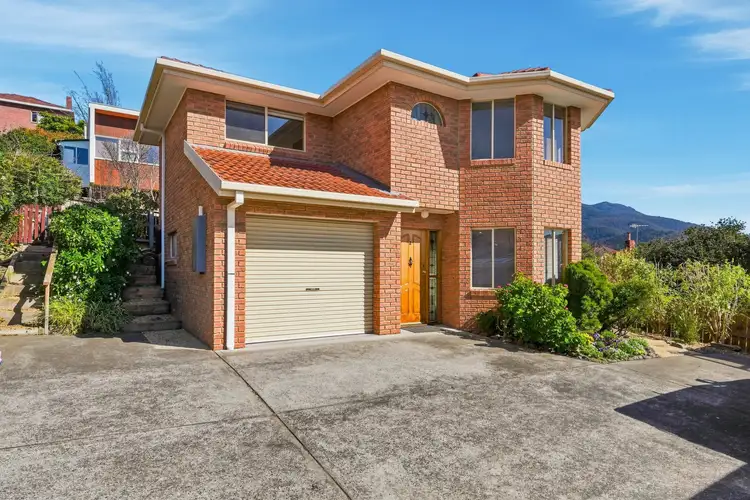 2/14A Wentworth Street
